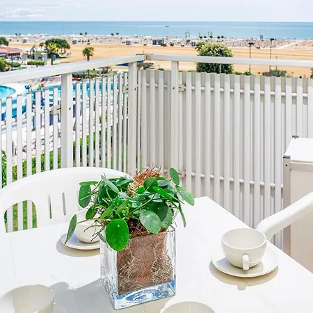 Aurora Apartmanhotel *