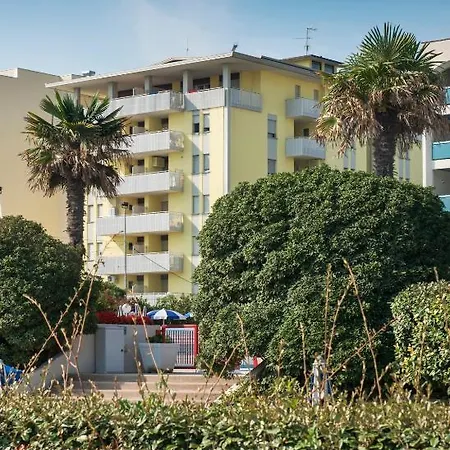 Aurora Apartahotel Bibione